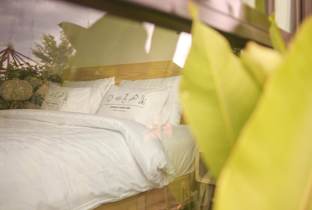 Bunprasop Garden Hotel Nakhon Si Thammarat Exteriör bild